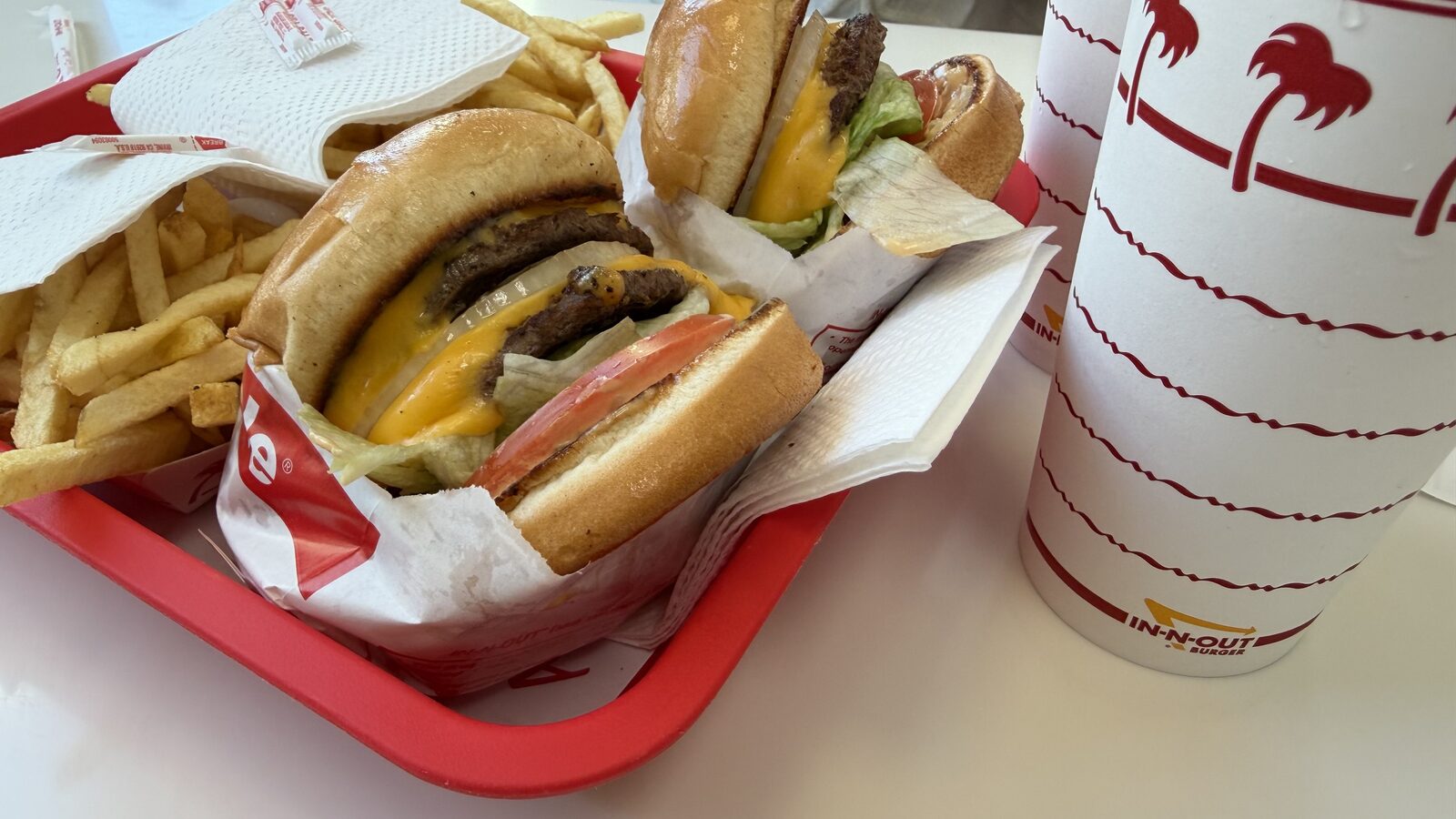 In-N-Out 的經典套餐，6月2日