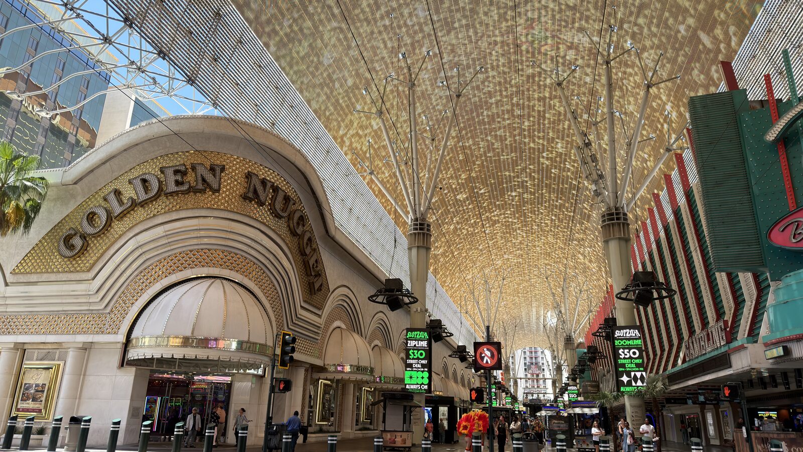 Golden Nugget 的金色入口，6月10日