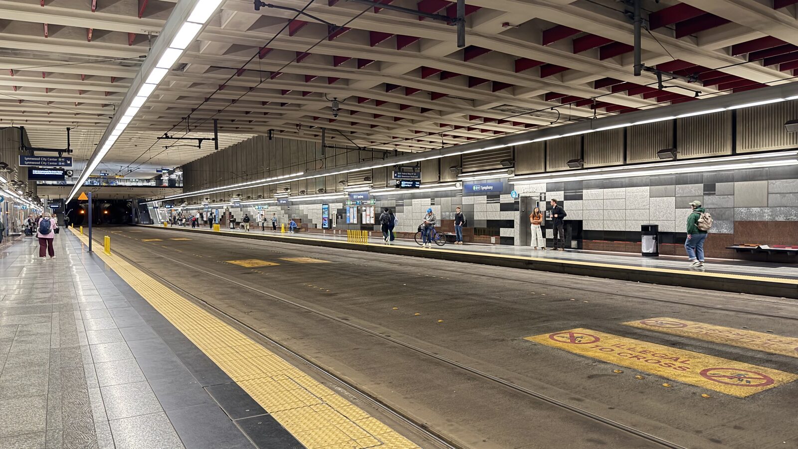 西雅圖月台的轉車片刻，6月11日