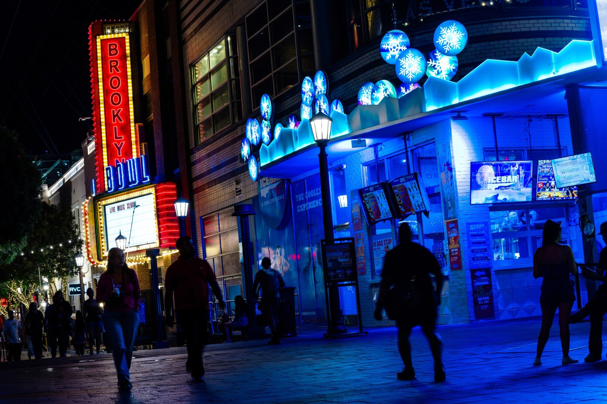 Fremont Street 的藍色夜晚